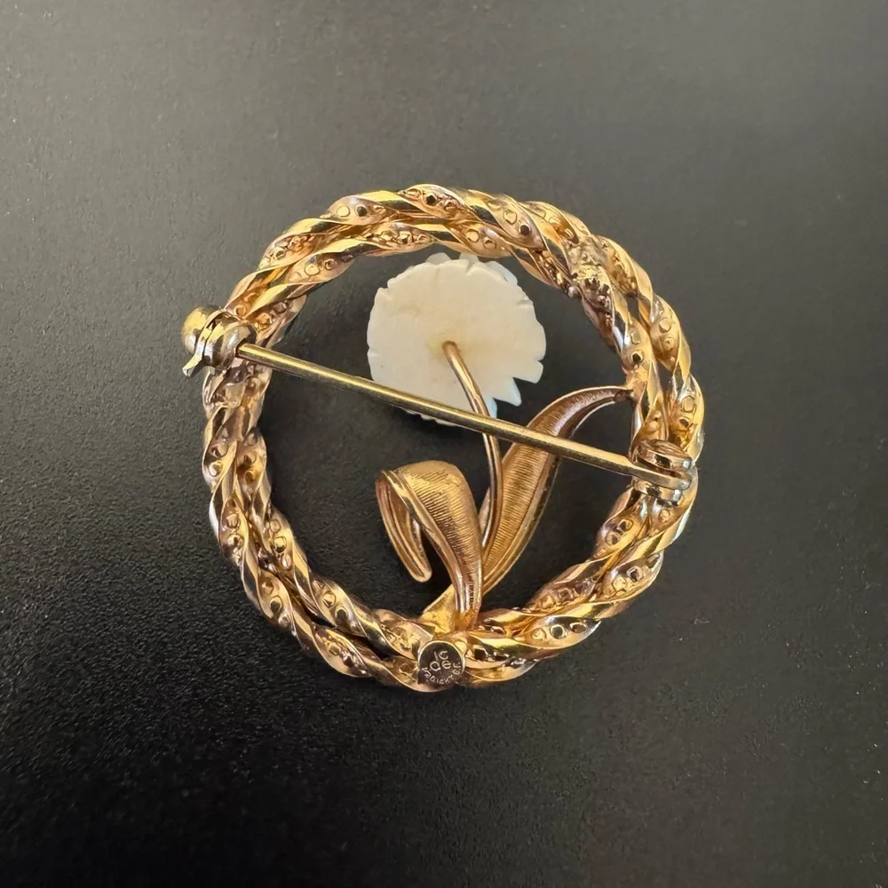 Vintage Curtis 1/20 14K Gold Filled Rose Wreath Brooch Floral Pin 1950s - EUC